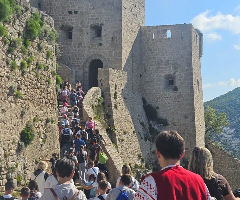 Učenici razredne nastave na jednodnevnom izletu u Klisu i Sinju